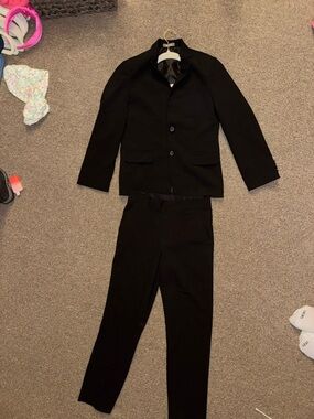 Van Heusen Black Satin-Lined Blazer/Pant suit